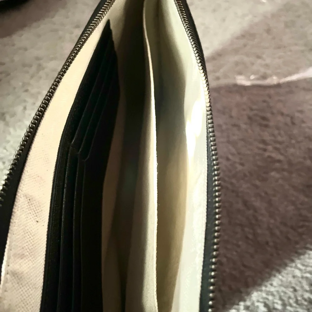 COPY - Gucci Velvet Pouch GG Large - Picture 6 of 7